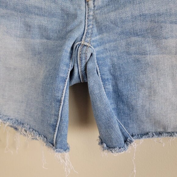 AE 2 Mid Rise Midi Light Wash Frayed Cutoff Stretch Jean Shorts American Eagle - Picture 6 of 13